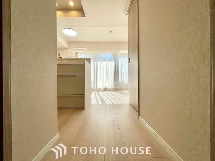 内装 【LIVING】◆煌びやか◆愛おしい家族との団欒の時間をより一層幸せなものに感じさせる煌びやかなLDK。輝かしい毎日が待っています。