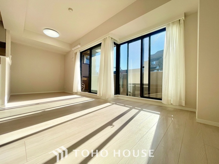 内装 【LIVING】◆住む喜び、楽しさ、感動◆を君と共有したい。いつまでもずっと家族を見渡せるこの広い空間で。