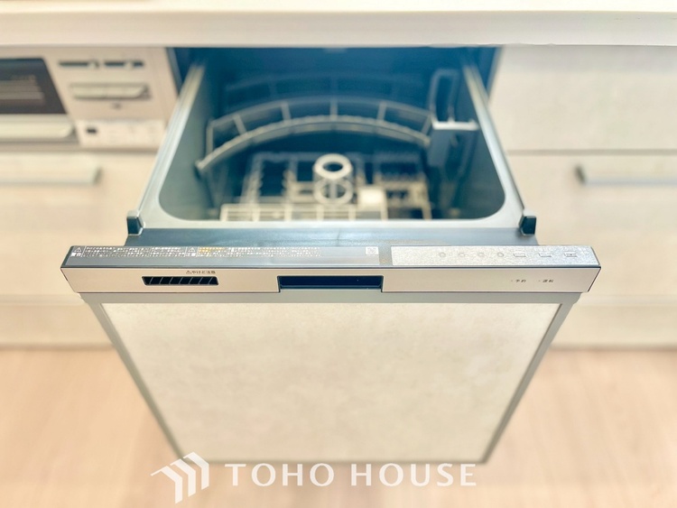 キッチン 【KITCHEN】◆ワクワク◆開放的で機能性も高いシステムキッチン。お子様は毎日のご飯にワクワク！