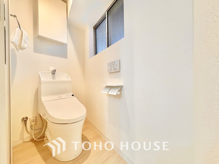 トイレ 清潔感あふれる快適なトイレ。毎日を心地よく過ごせるおすすめポイントです。