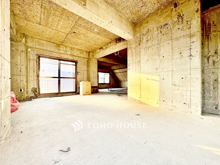 キッチン ◆ここに在る◆事も無げに美しく、伝えるには筆舌に尽くし難い。豪華絢爛や華美と言う事ではなく、住まう者にとって暮らし易く心地がいいと言う美しさがこの住まいには込められている。