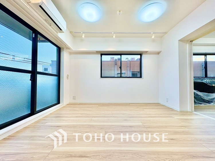 内装 愛しさと、切なさと、心強さと。いつもそばで共感してくれる、恋人のような存在。そんな部屋で生きて行きたい。