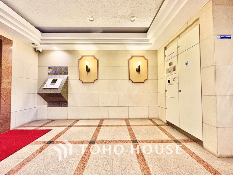 エントランス エントランスはマンションの顔。清潔感、存在感のあるエントランスは居住者の心を豊かにする。