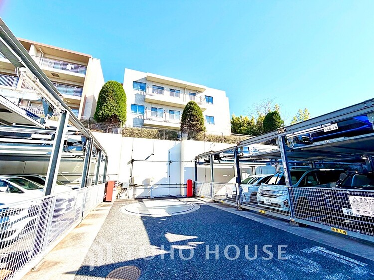 外観 【はるか彼方へ】見上げれば高い空。手を伸ばせば吸い込まれそうな突き抜ける空間。空が高いと気持ちも高揚します。空さえも楽しむ生活を始めませんか