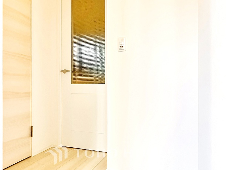 内装 プライベートなお部屋では静かに時を過ごしたい。読書をして、物思いにふける・・光りに満たされた安らぎの空間＊配置してある家具や小物はCGによるイメージ画像です。