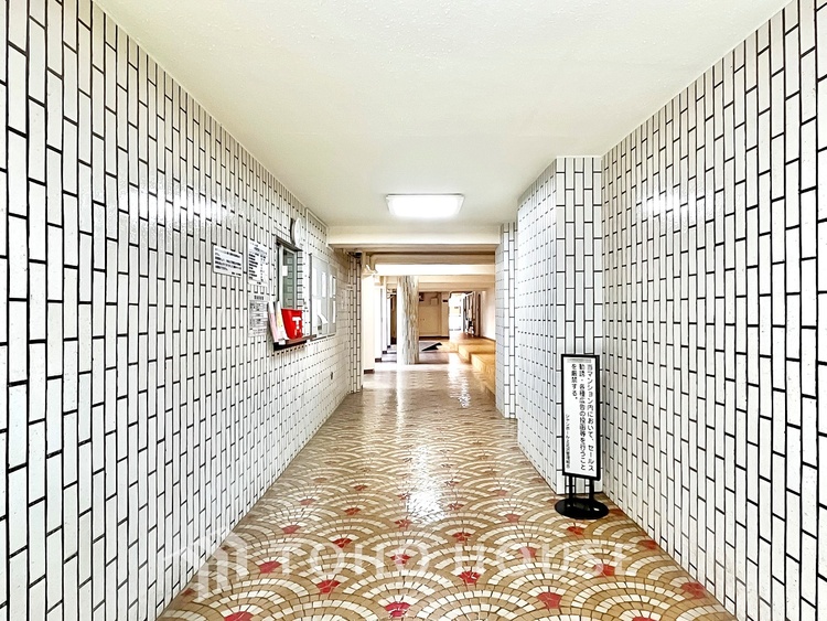 内装 ◆青空テラス◆ベランダから望む紺碧の空からそよ風、そして目に映るのはグリーン広がる風光明媚な世界。それは清々しい自然の薫りを肌で感じる幸せな空間。