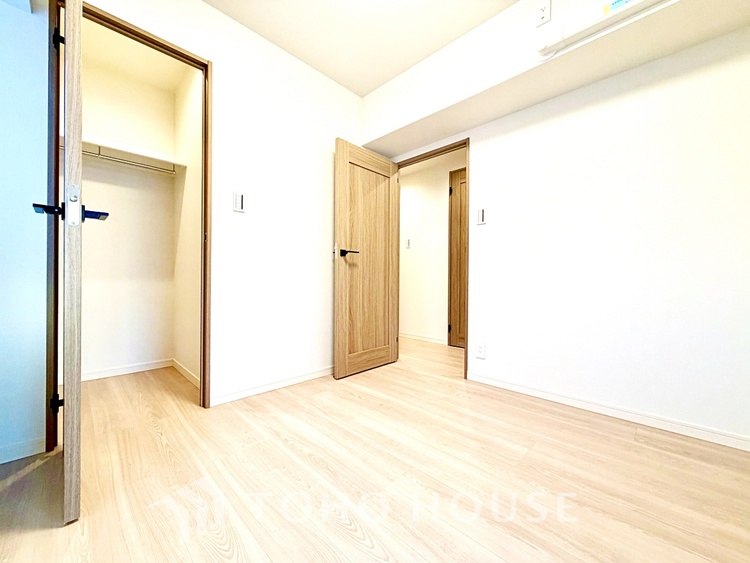 内装 プライベートなお部屋では静かに時を過ごしたい。読書をして、物思いにふける・・光りに満たされた安らぎの空間＊配置してある家具や小物はCGによるイメージ画像です。