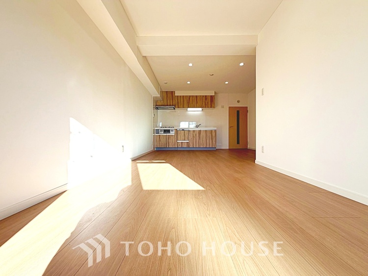 内装 【Quietness】プライベートなお部屋では静かに時を過ごしたい。読書をして、物思いにふける・・光りに満たされた安らぎの空間をがここにはあります。