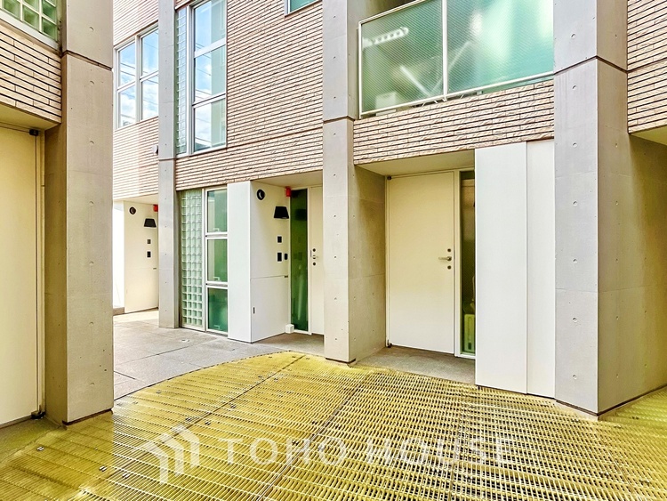 外観 【House of the Sun】太陽の温かな光がお家全体を照らす。そこには目を輝かせ笑顔で見つめてくれる君がいて、「ただいま」の言葉がこだまする。そんな君の瞳に恋している。