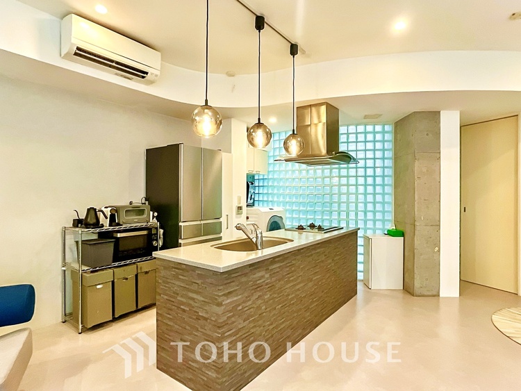 キッチン 毎日の料理が楽しくなる、使いやすいシステムキッチン。家事効率を高める設計です。