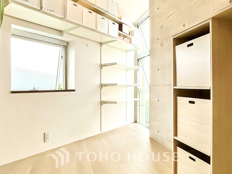 収納 収納力抜群のスペースで、家族の荷物をしっかり整理し、暮らしを快適に保てます。