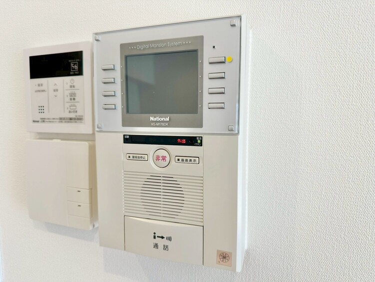 その他 誰が来てもわかる様にモニター付きインターホンを設置。