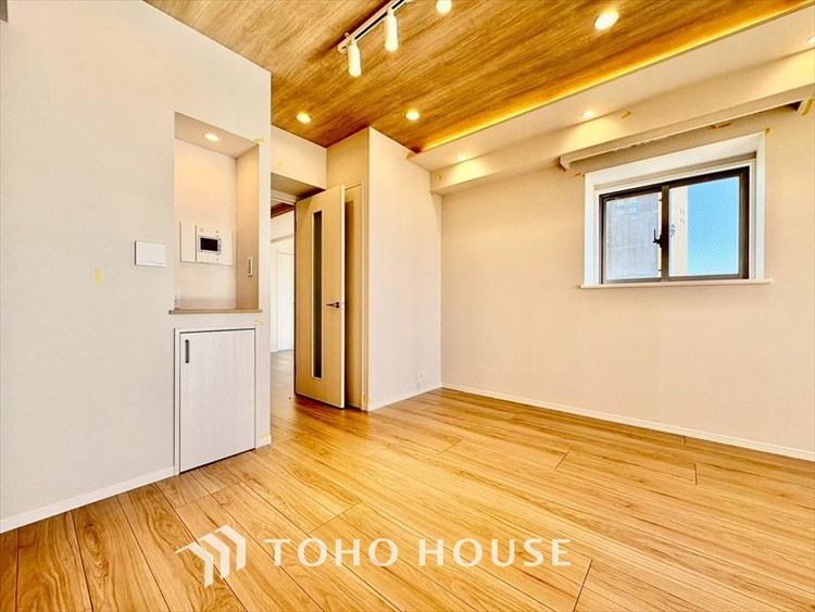 内装 ◆陽光◆が差し込む。この開放的なLDKに家族の笑顔が集う。家族が一緒に過ごす空間は明るく、そして居心地よく。