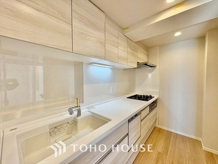 キッチン ◆ワクワク◆開放的で機能性も高いシステムキッチン。お子様は毎日のご飯にワクワク！