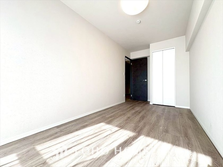 内装 【PRIVATE ROOM】◆快適◆な暮らしに不可欠な収納スペース。快適さとともに思い出も詰まっていく。