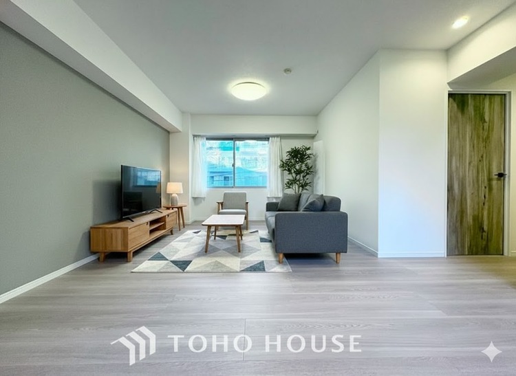 内装 【LIVING】◆煌びやか◆愛おしい家族との団欒の時間をより一層幸せなものに感じさせる煌びやかなLDK。輝かしい毎日が待っています。※この画像の家具の配置には、CGによる加工を施しております。