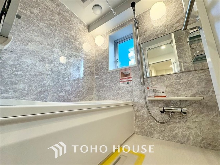 風呂 【BATHROOM】◆プライベートな空間◆simpleだからrelaxできるんです。こころもからだもキレイさっぱり。