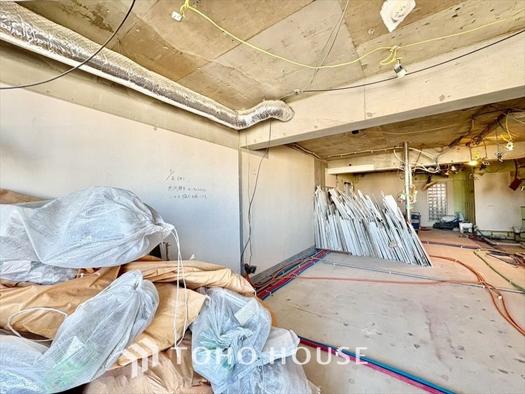 内装 現在改装中◆属毛離裏◆子は父を手本とし、母に愛育されて成長する。家族の深い繋がり。いつまでも大切にしたい。