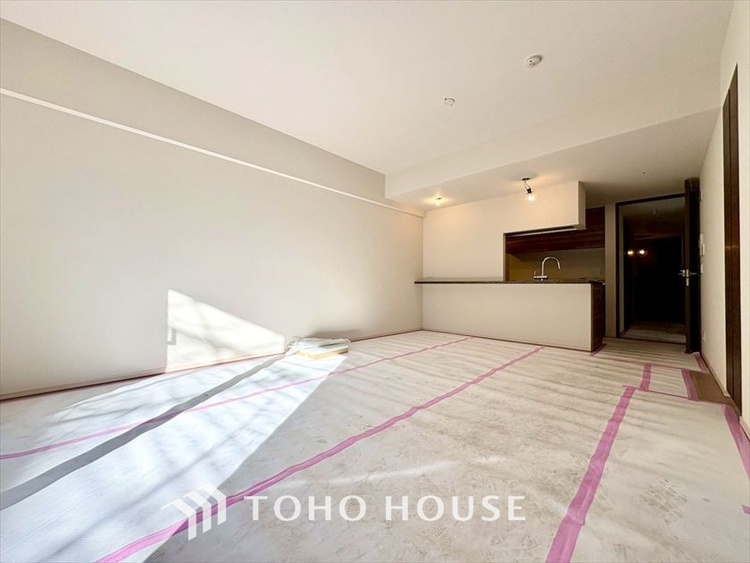 内装 【LIVING】◆住む喜び、楽しさ、感動◆を君と共有したい。いつまでもずっと家族を見渡せるこの広い空間で。