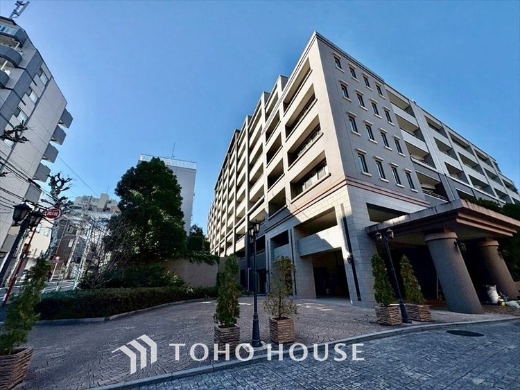 その他 【ENTRANCE】◆家族◆家で家族と過ごす時間は限られている。帰りを待つ家族の元へと急ぐときの弾む思い。そんな思いを引き立てる邸宅。