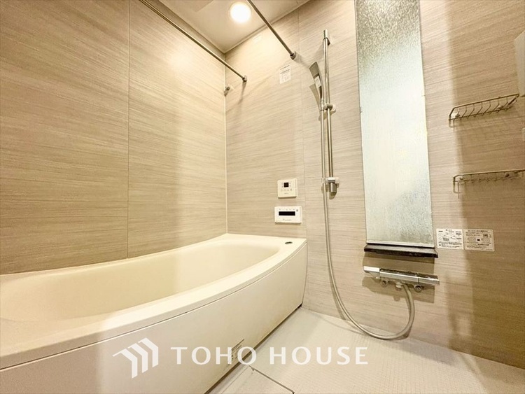 風呂 【BATHROOM】◆プライベートな空間◆simpleだからrelaxできるんです。こころもからだもキレイさっぱり。