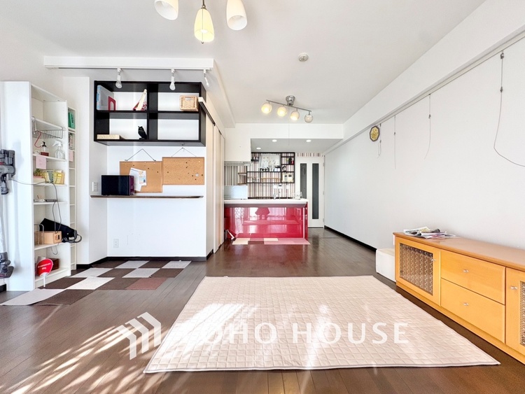 内装 【LIVING】◆煌びやか◆愛おしい家族との団欒の時間をより一層幸せなものに感じさせる煌びやかなLDK。輝かしい毎日が待っています。