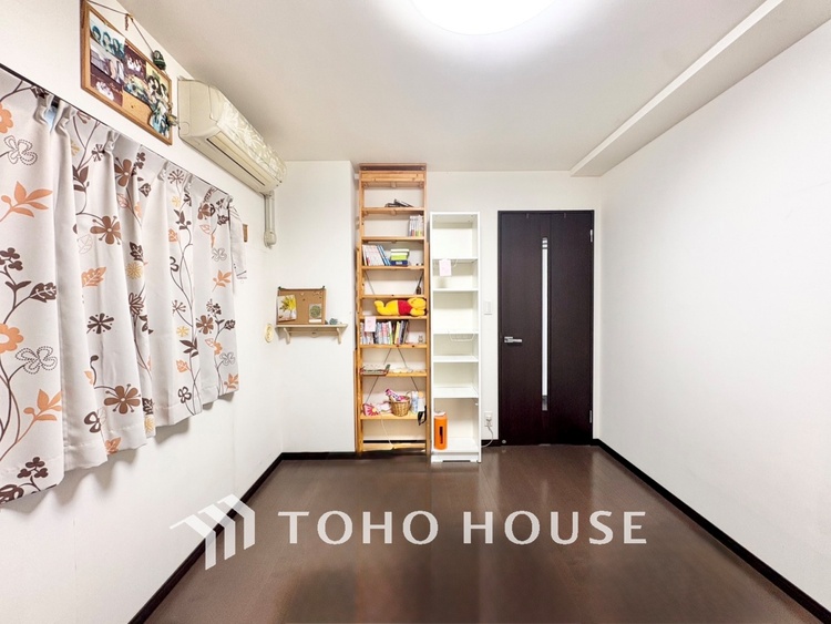 内装 【PRIVATE ROOM】◆快適◆な暮らしに不可欠な収納スペース。快適さとともに思い出も詰まっていく。