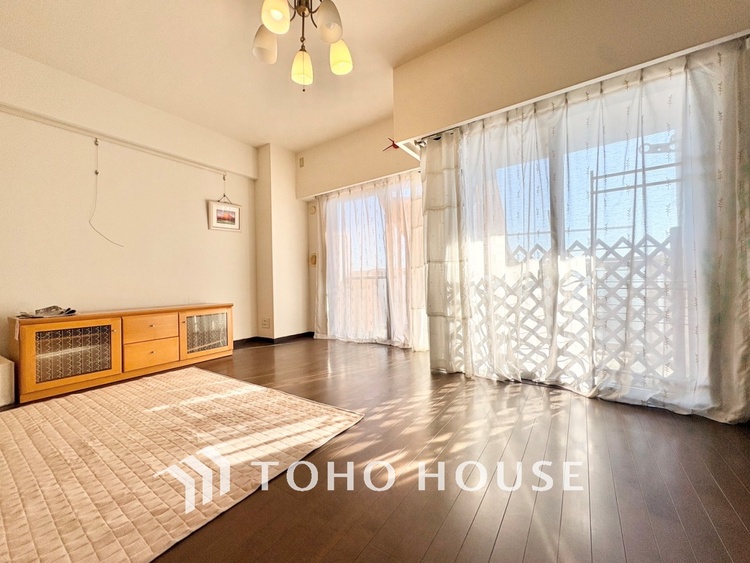 内装 【LIVING】◆Sunshine◆光が燦々と入り、いるだけで気持ちいい。「開放的でゆとりあるお部屋です。」