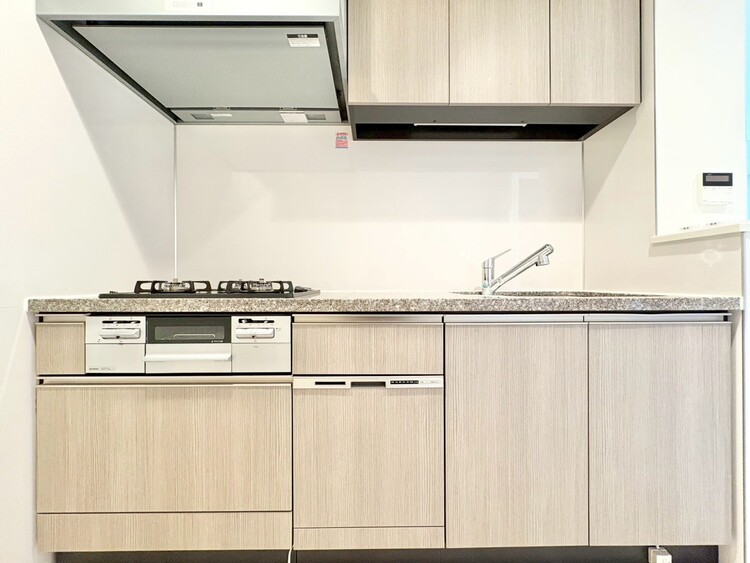 キッチン スマートな意匠と充実の機能を備えたキッチンが、暮らしにおいしい彩りを添えます。