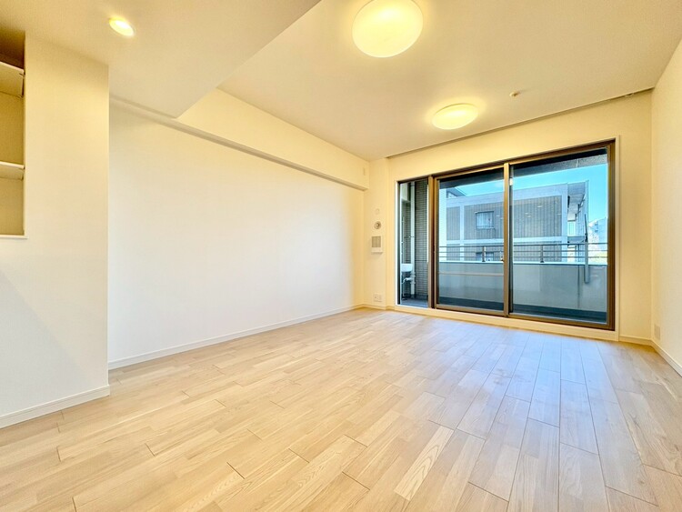 居間 居心地の良い空気感は、暮らしのステージを彩り、心からのやすらぎと満足感を与えてくれます。