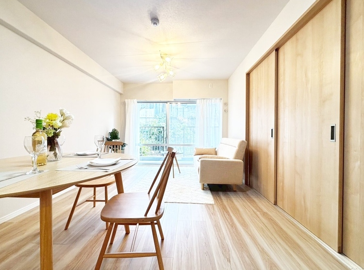 居間 豊かな居住性と、安心感を満たすクオリティが見事に調和した住空間。