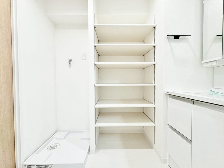 洗面 清潔感と心地よさを重視した、上質感漂うパウダールーム。