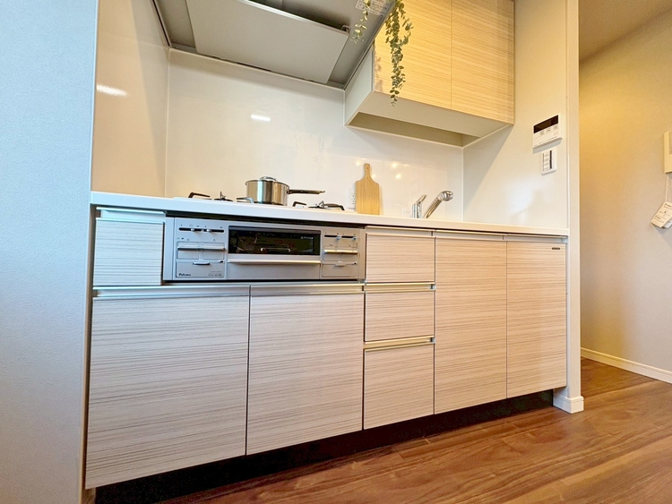 キッチン 洗練されたスタイリッシュなデザイン性と使いやすさを備えた仕様。