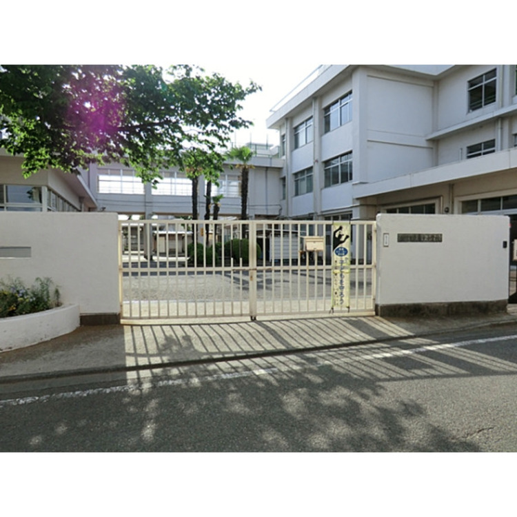 周辺 第十小学校(約1200m)