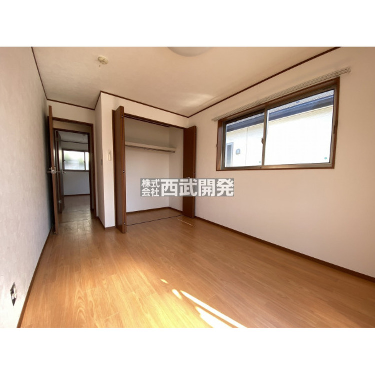 内装 ２階洋室６．５帖