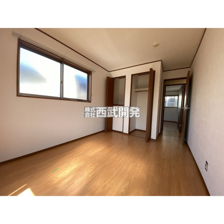 内装 ２階洋室６．５帖