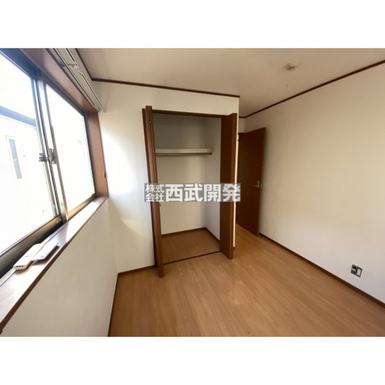 内装 ２階洋室５帖