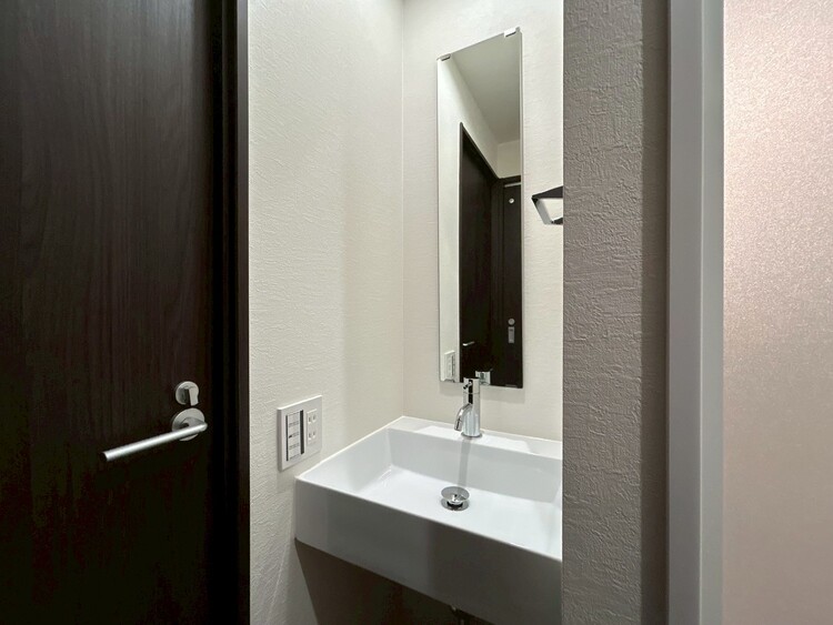 その他 清潔感を感じられる洗面化粧台。