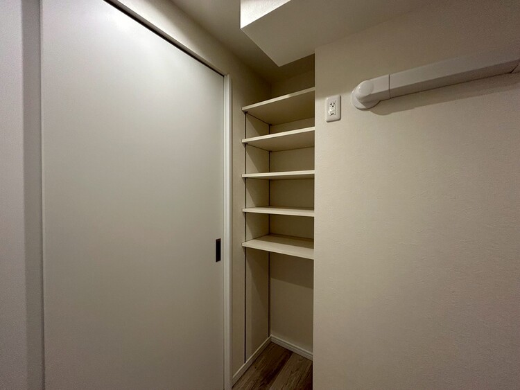 その他 収納スペースが付いていて、お部屋を広く使っていただけます。