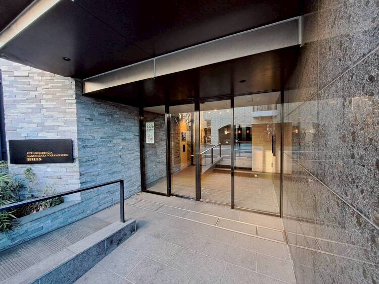 その他 上質感漂う玄関アプローチです。