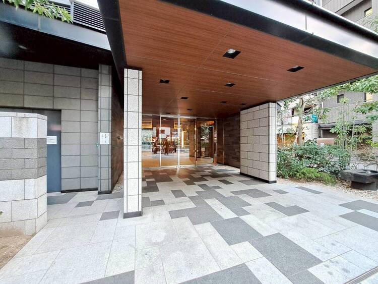 その他 上質感漂う玄関アプローチです。