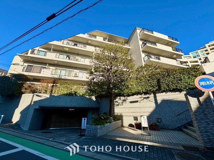 外観 ◆共有空間◆些細な事でほっぺを膨らまして怒る君。それでも僕達はこれからも一緒だよ。喧嘩をしても離れたくないから一つはさんだ同じ場所にいる。分かるよ。そこに君が