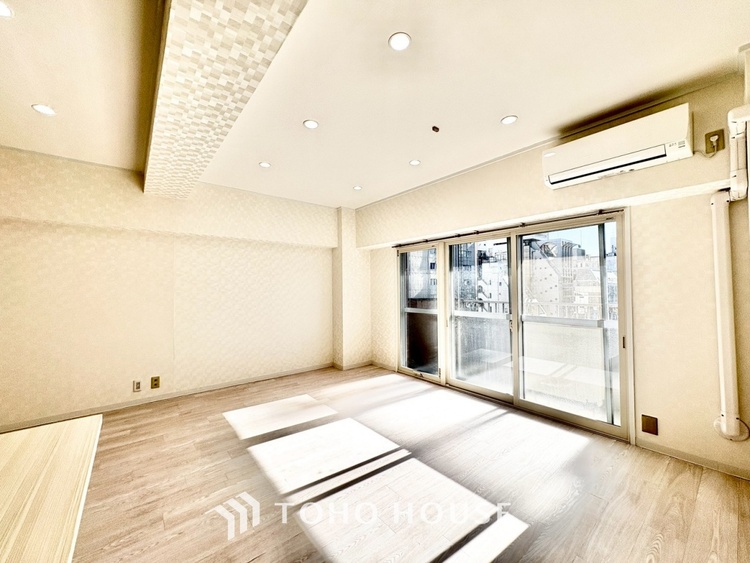 内装 【living】居心地のいい暮らしには欠かせない眩い採光。