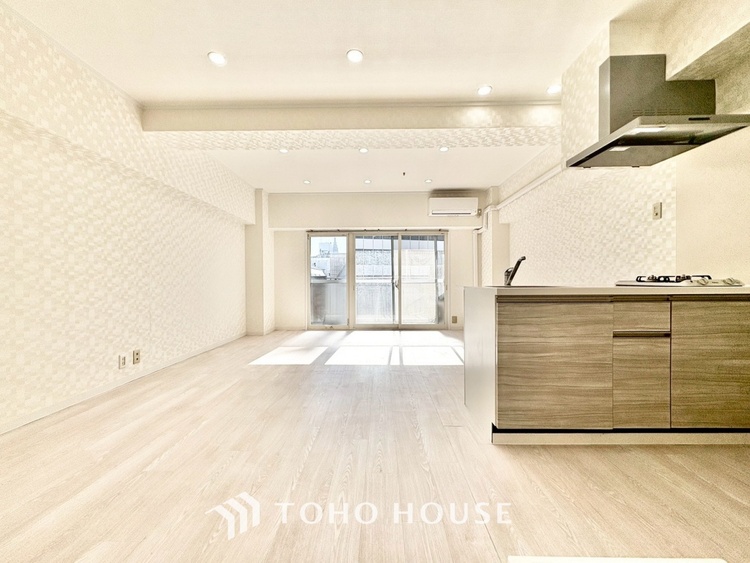 内装 「想像していた以上に広い」が写真を撮っているときの感想です。家事動線に配慮したプランによりご家族がくつろげる明るく広い空間が確保できました。