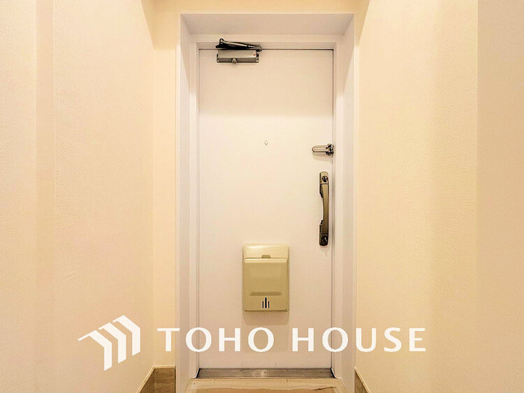 玄関 落ち着いた雰囲気の玄関、家族の帰りを暖かく迎えてくれます