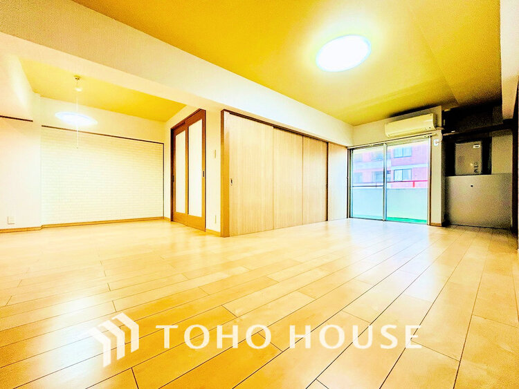 内装 家族みんなが爽やかに過ごせるように、光をたっぷり取り込んだLDK