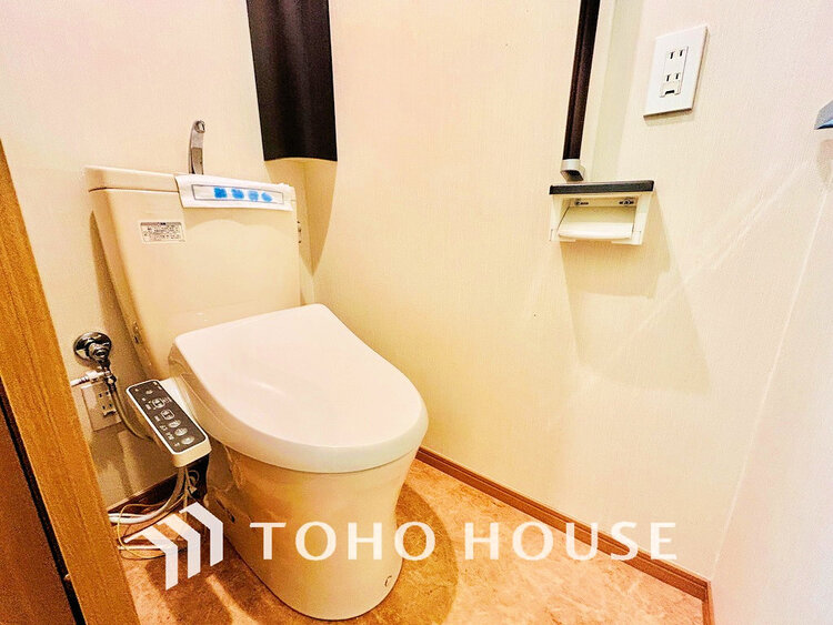 トイレ トイレには快適な温水洗浄便座付