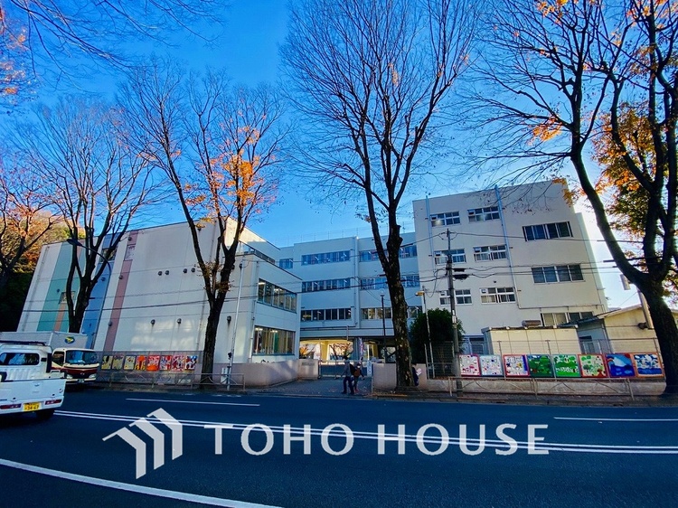 周辺 調布市立第一小学校　距離800ｍ