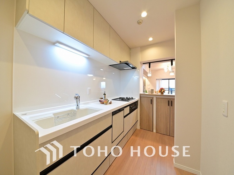 キッチン シンプルな部屋の雰囲気に溶け合うナチュラルキッチン