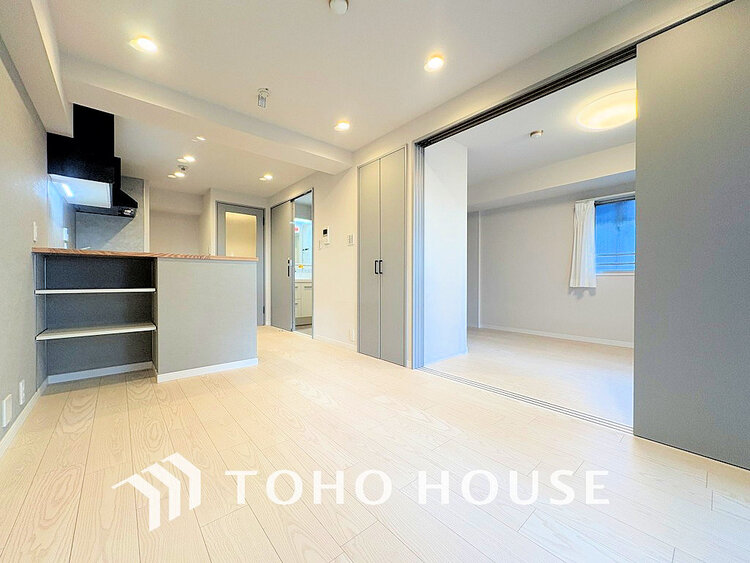 内装 上質な時間を育む暮らしのメインステージ。寛ぎとコミュニケーションを育む居心地のよい場所